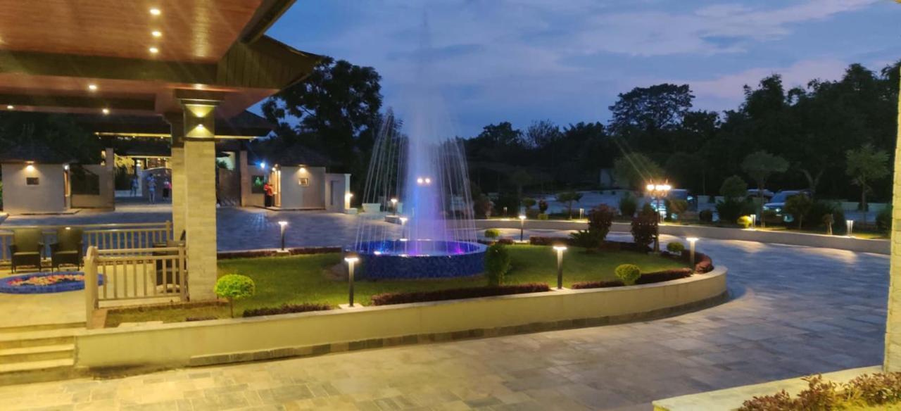 Soaltee Westend Resort Chitwan Ngoại thất bức ảnh